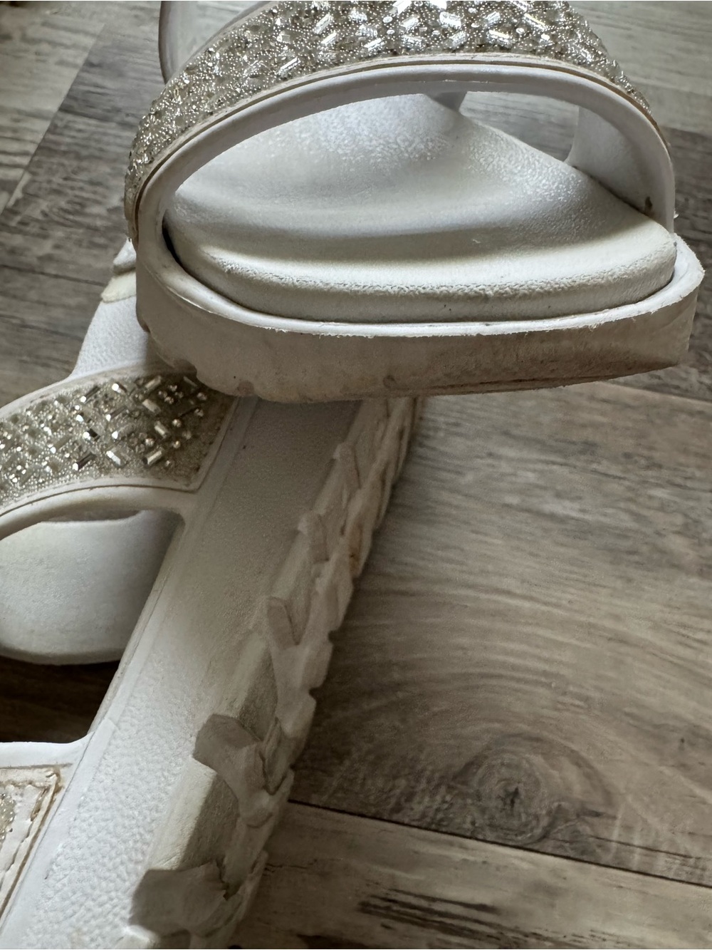Skechers White Beaded Slingback Luxe Foam Sandals size 7 - Picture 5 of 8